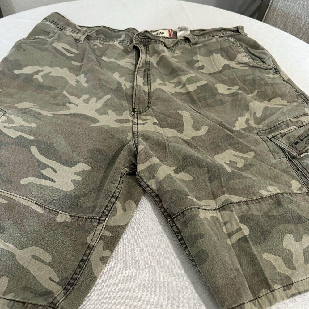 Levis Camo Cargo Shorts Mens Size 42 US - Picture 1 of 12